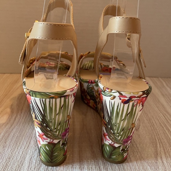 Guess multi flower butterfly ankle strap sandals - Picture 6 of 9